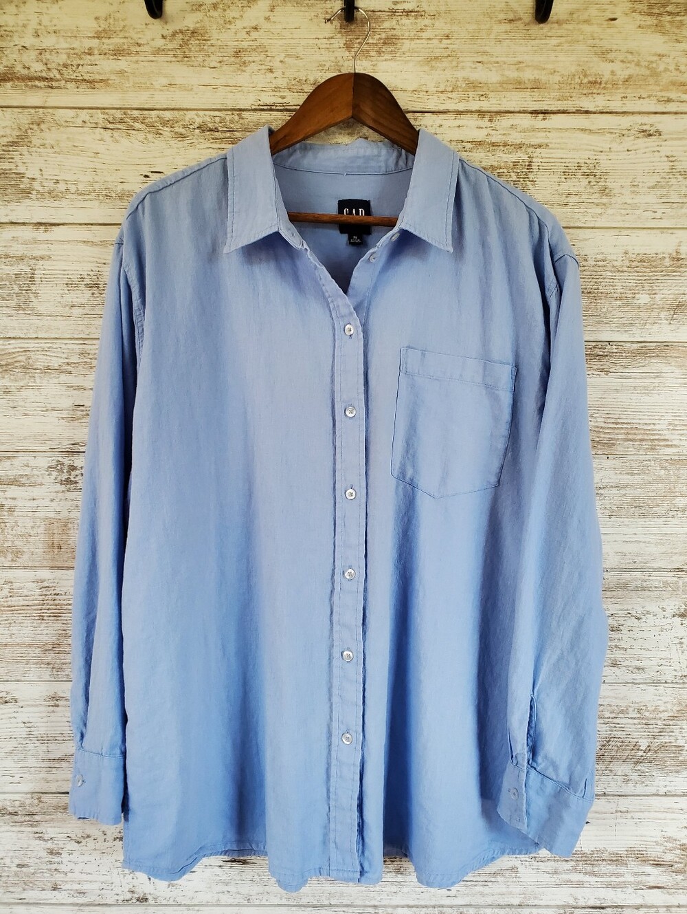 GAP Light Blue Linen Rayon Blend Button Down Oversized Boyfriend Shirt